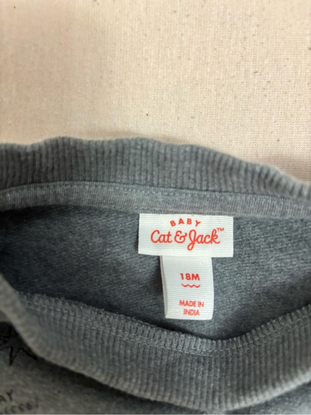🎉(18m) Cat & Jack Gray Baby Sweatshirt Set - Picture 5 of 5